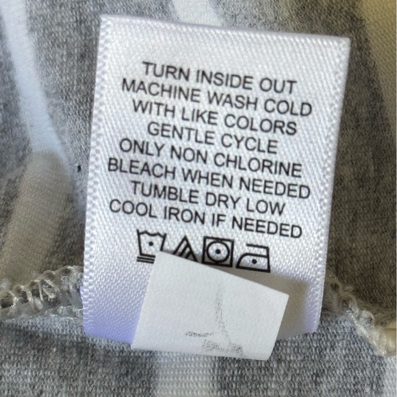 New XL Maurices Maternity Gray Striped 3/4 Sleeve Top - Picture 10 of 10